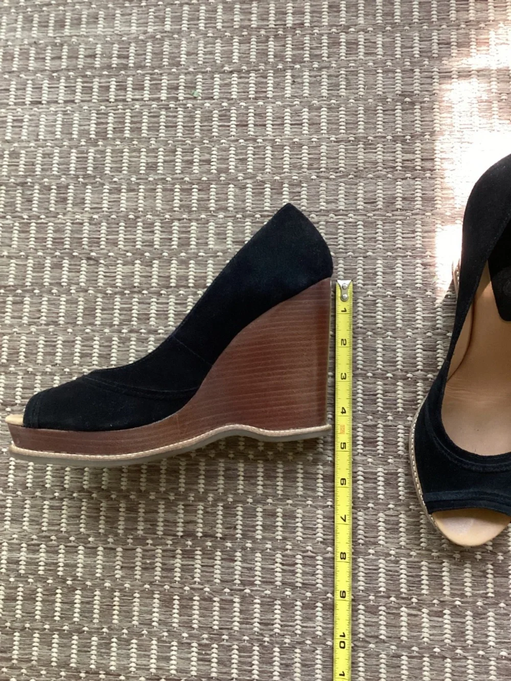 KORS Michael Kors Black Suede Peeptoe Wedge size 8 Excellent Condition
